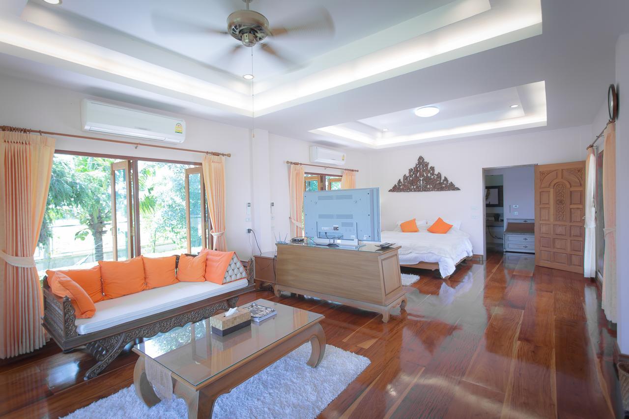 Thararin Villa Ban Doem Bang Pokoj fotografie