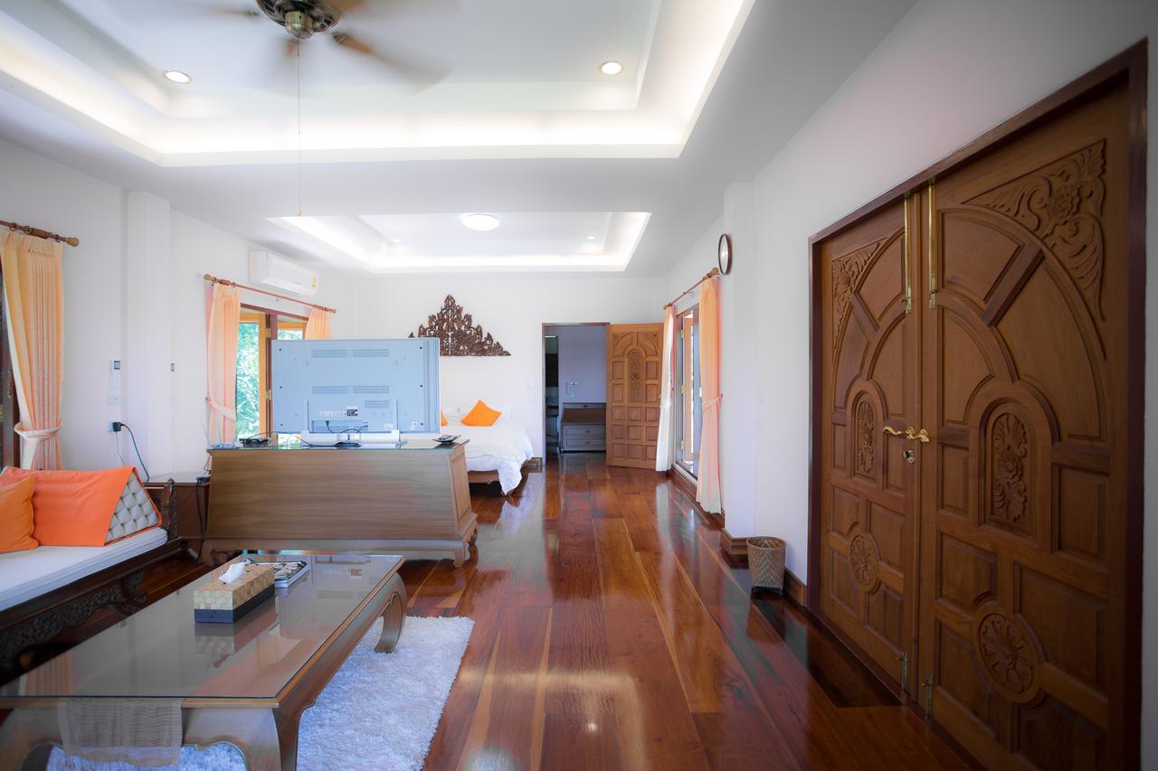 Thararin Villa Ban Doem Bang Pokoj fotografie